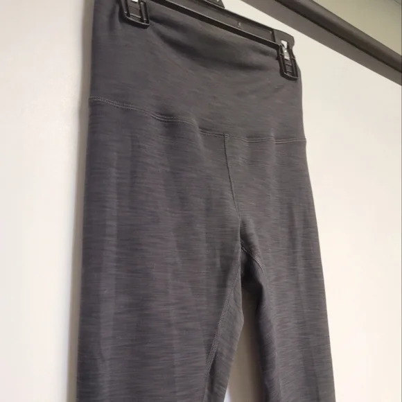 Wunder Train High-Rise Tight  Size 4 - Picture 5 of 11